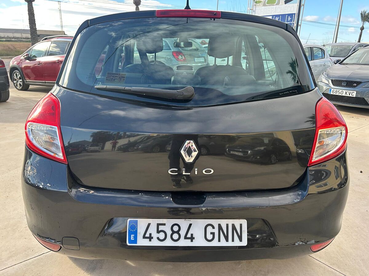 RENAULT CLIO PRIVELIGE 1.6 AUTO SPANISH LHD IN SPAIN 89000 MILES SUPERB 2009